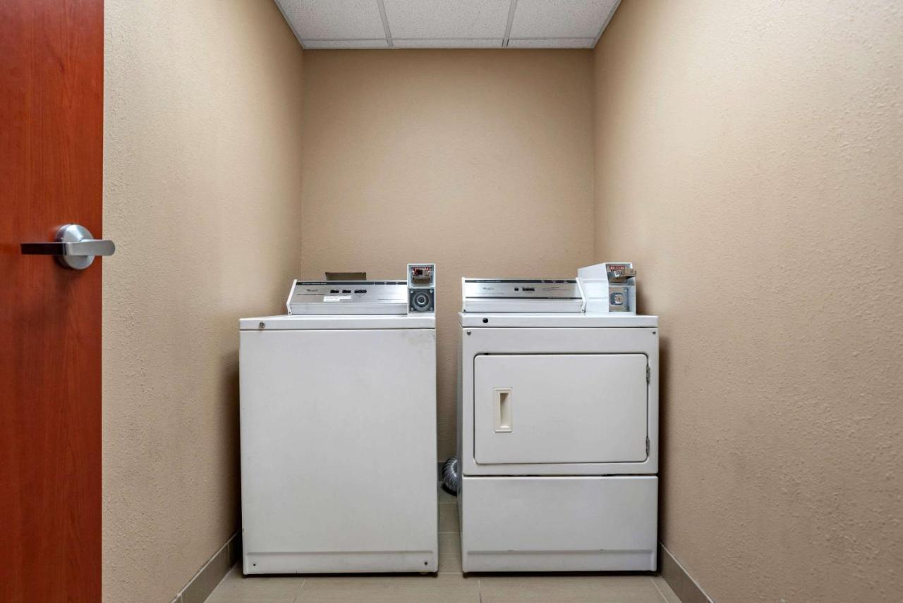 Comfort Inn & Suites Clinton Εξωτερικό φωτογραφία
