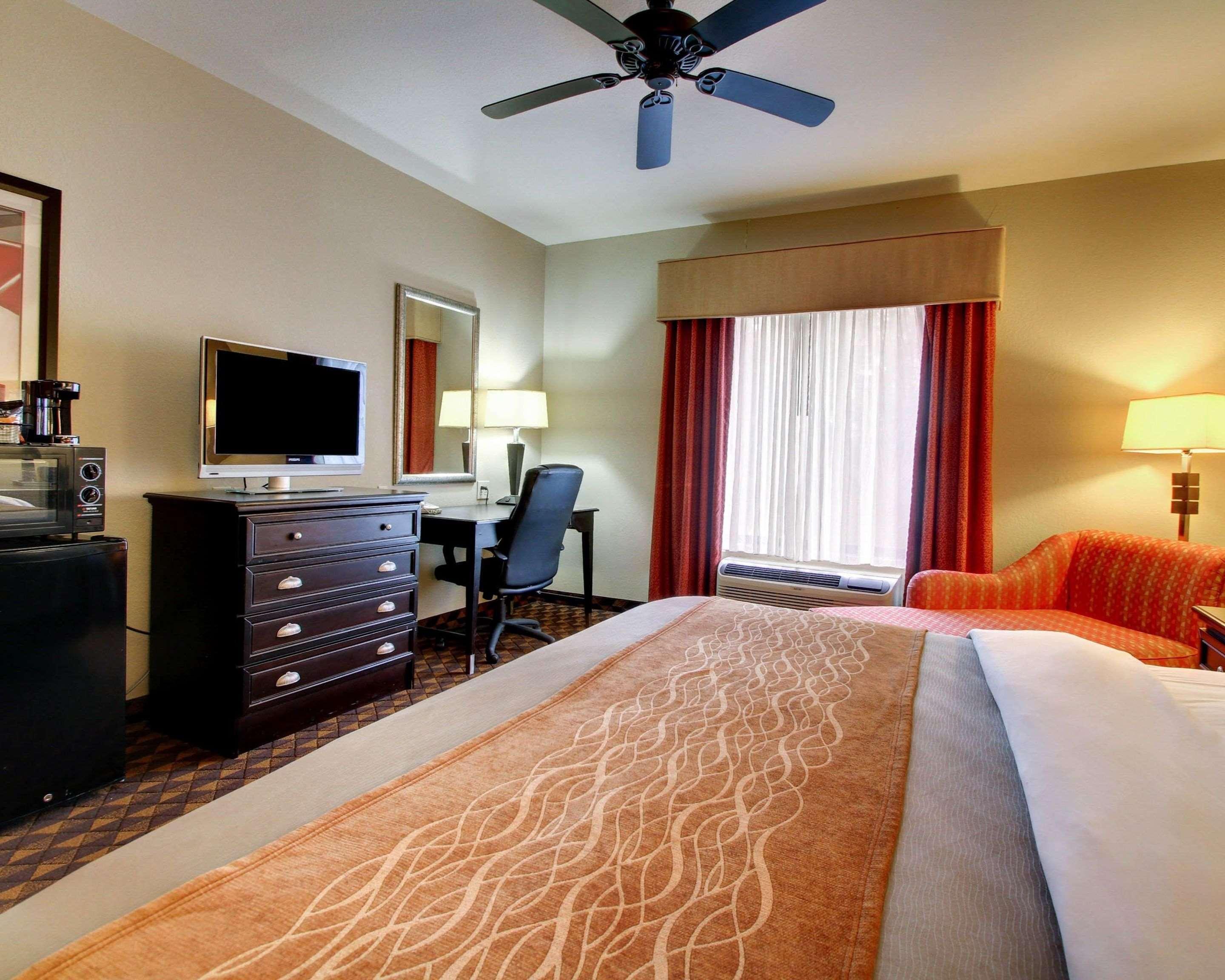Comfort Inn & Suites Clinton Εξωτερικό φωτογραφία