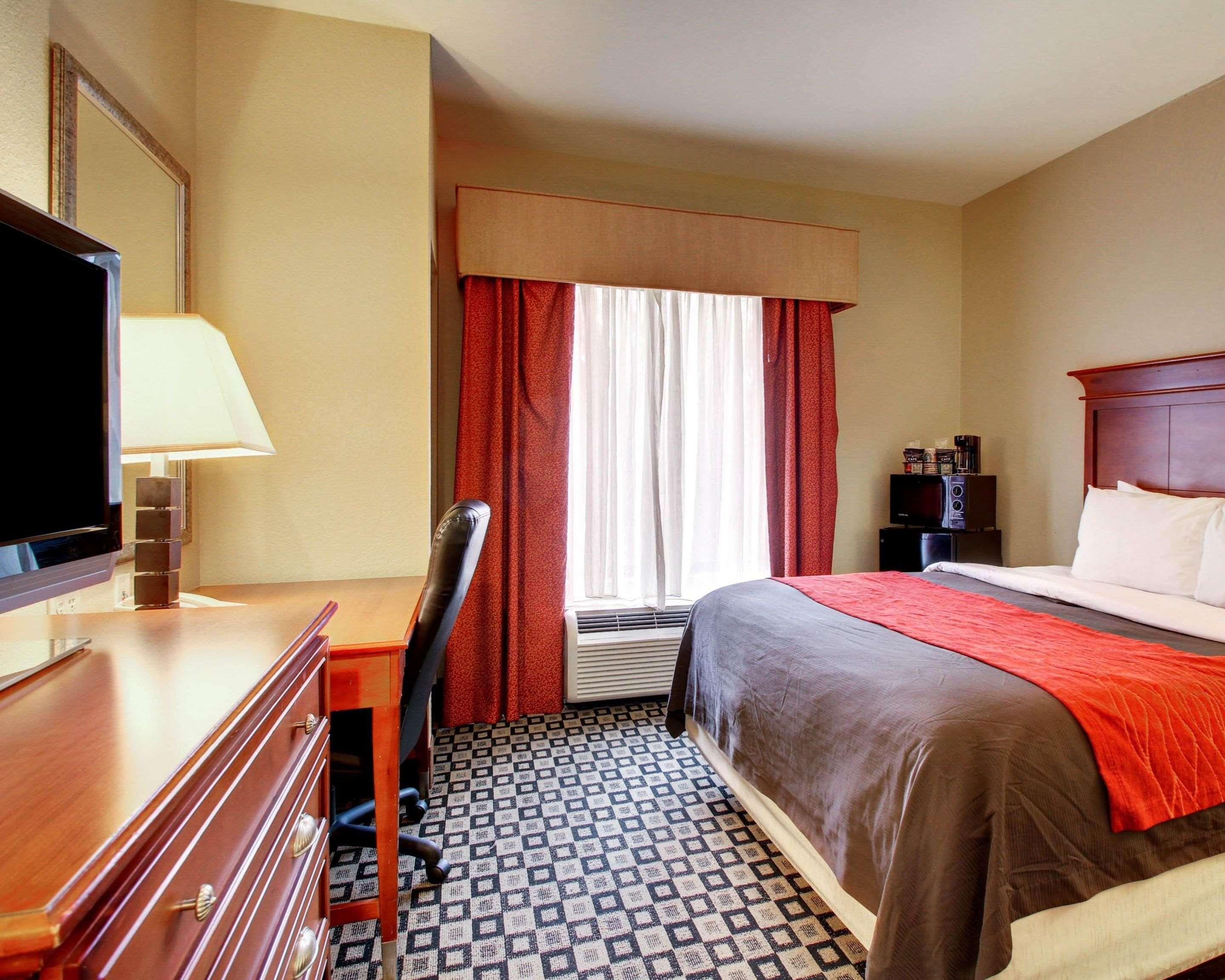 Comfort Inn & Suites Clinton Εξωτερικό φωτογραφία
