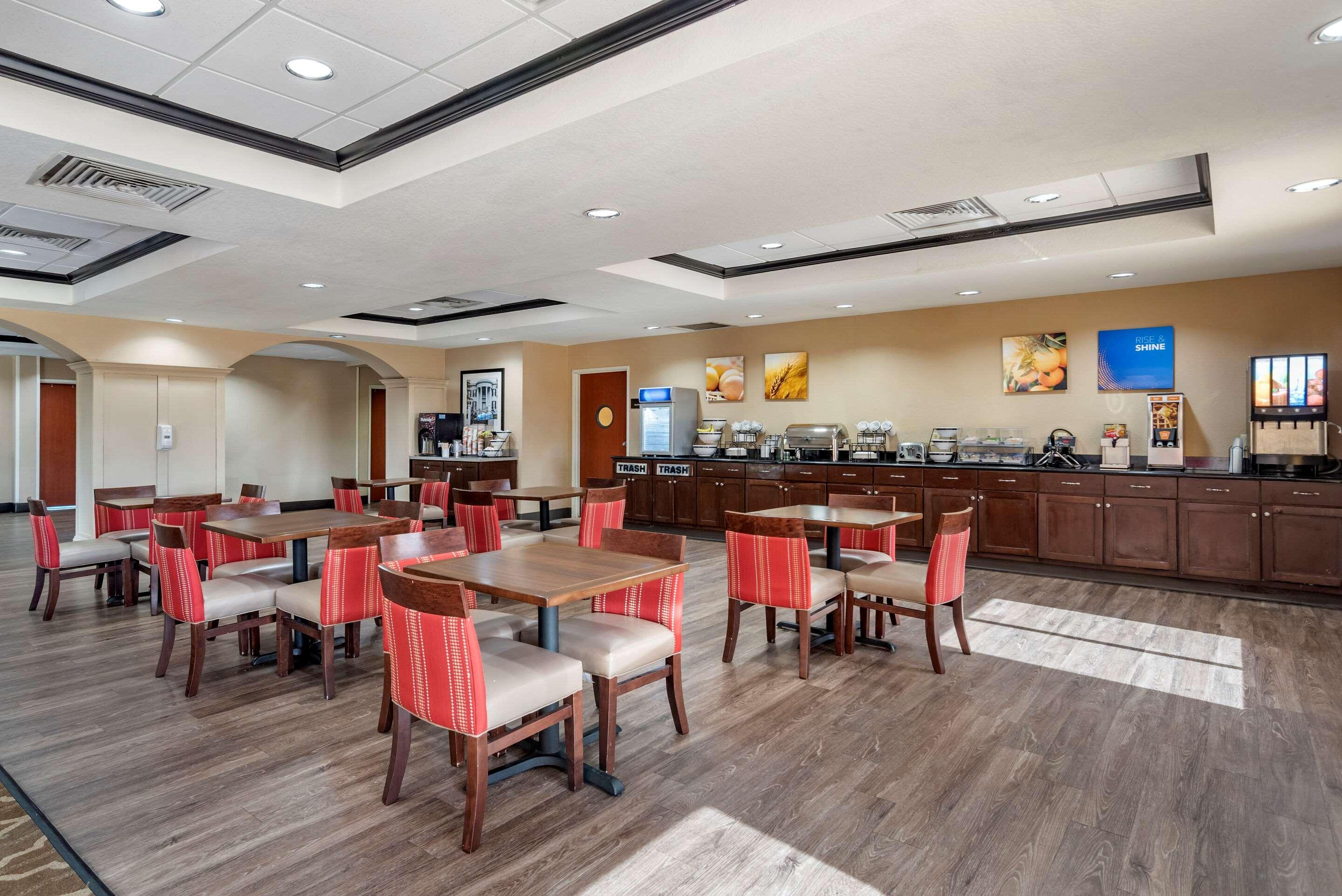 Comfort Inn & Suites Clinton Εξωτερικό φωτογραφία