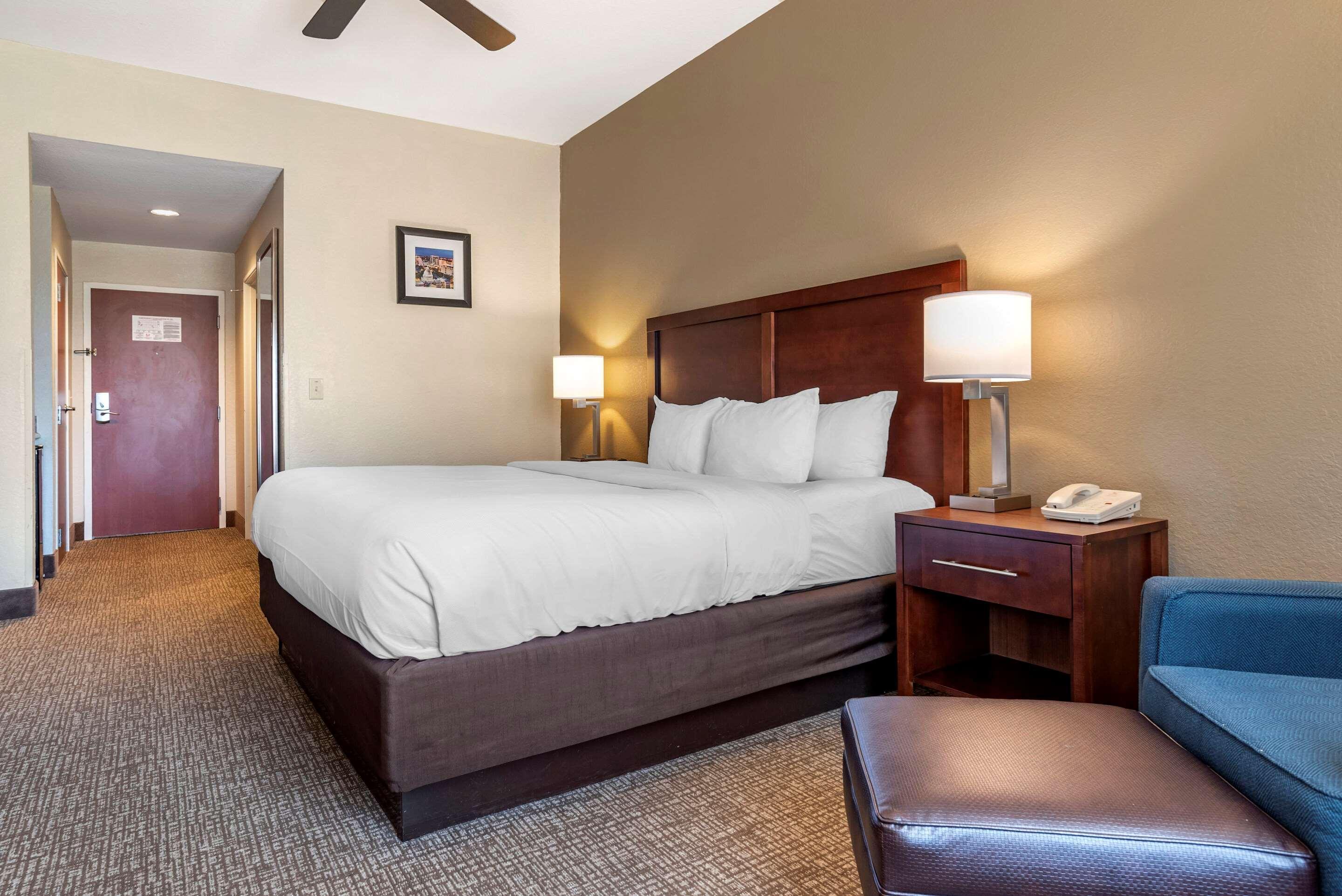 Comfort Inn & Suites Clinton Εξωτερικό φωτογραφία