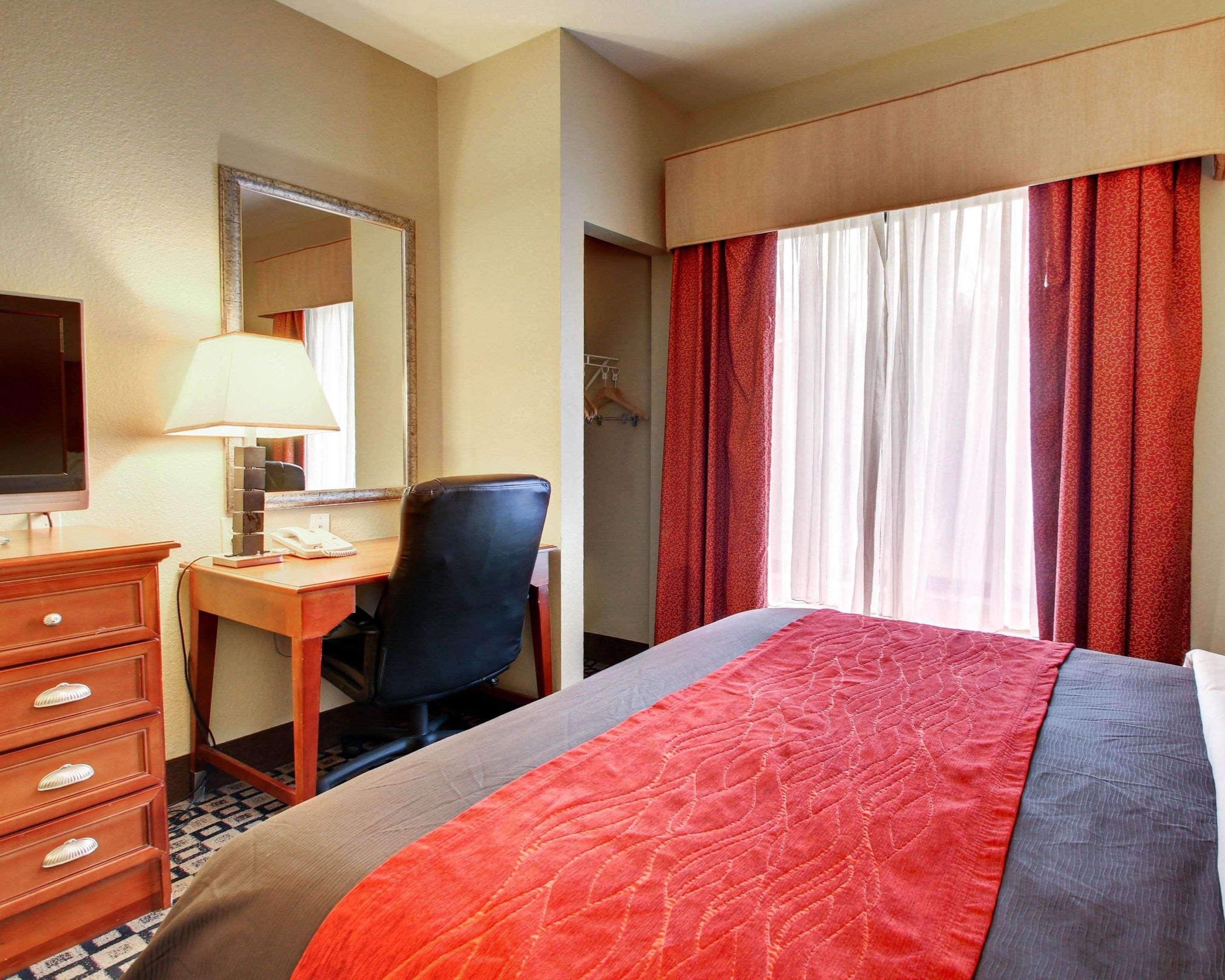 Comfort Inn & Suites Clinton Εξωτερικό φωτογραφία