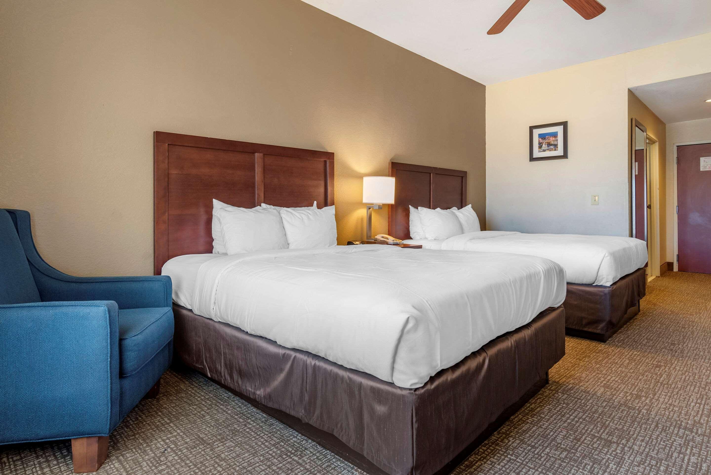 Comfort Inn & Suites Clinton Εξωτερικό φωτογραφία
