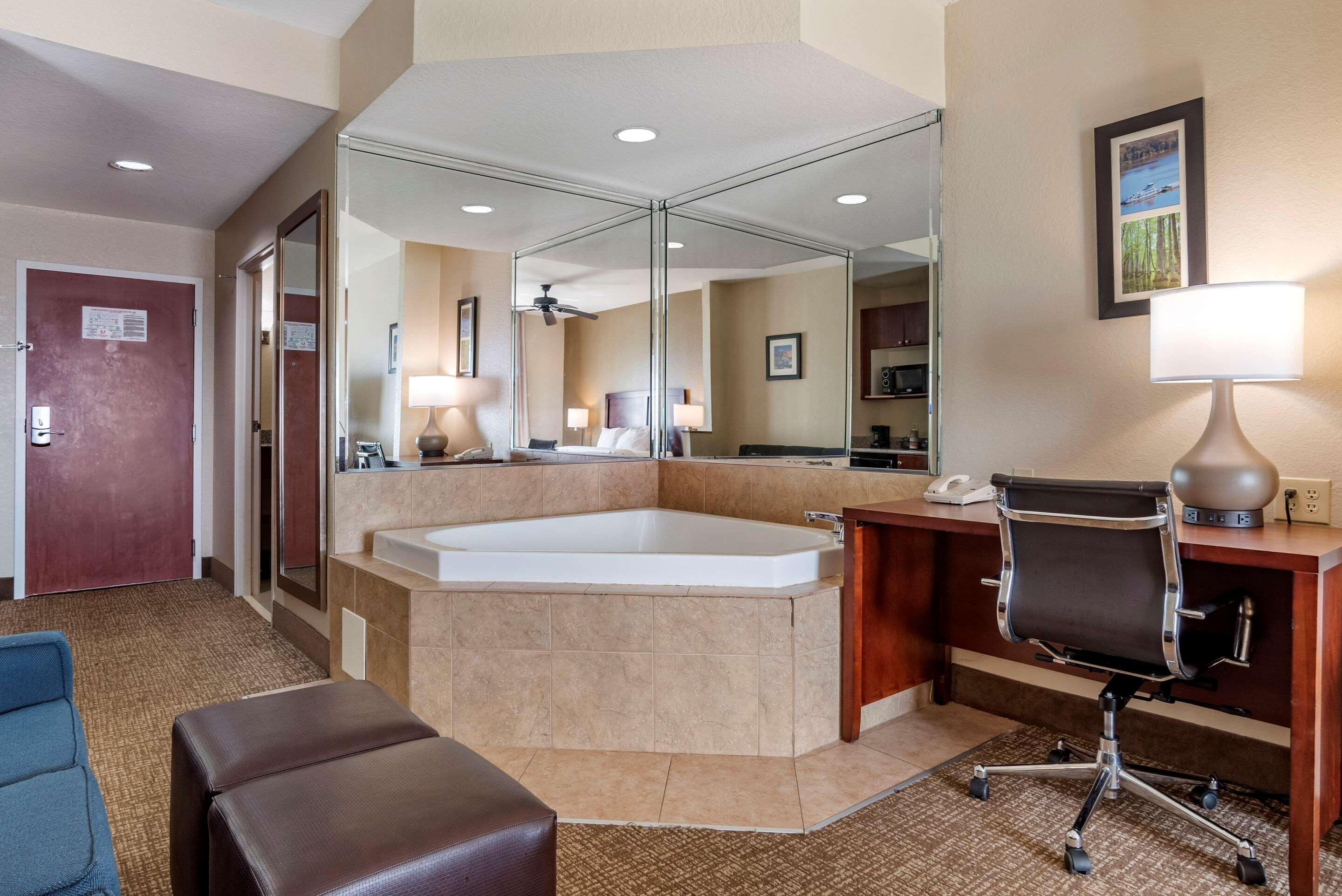 Comfort Inn & Suites Clinton Εξωτερικό φωτογραφία