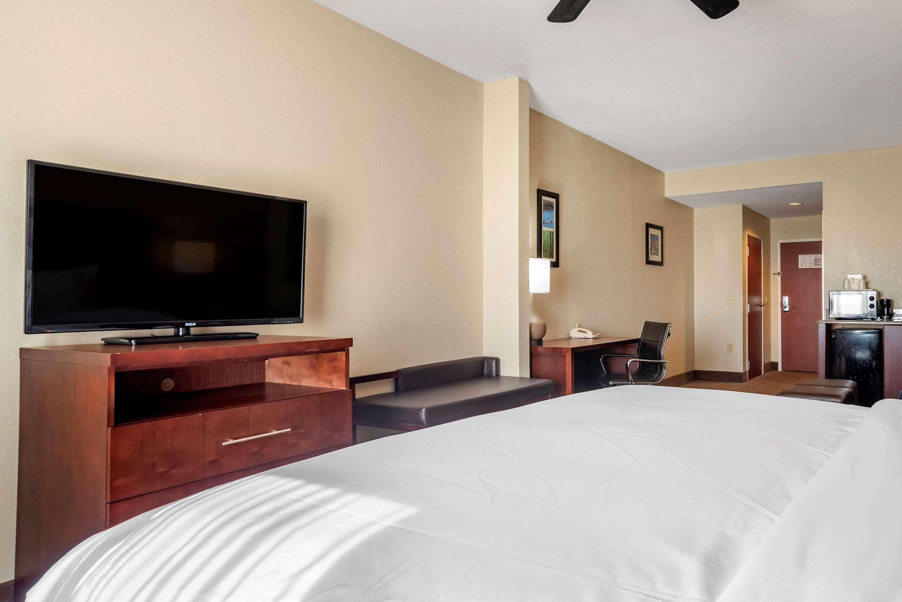 Comfort Inn & Suites Clinton Εξωτερικό φωτογραφία