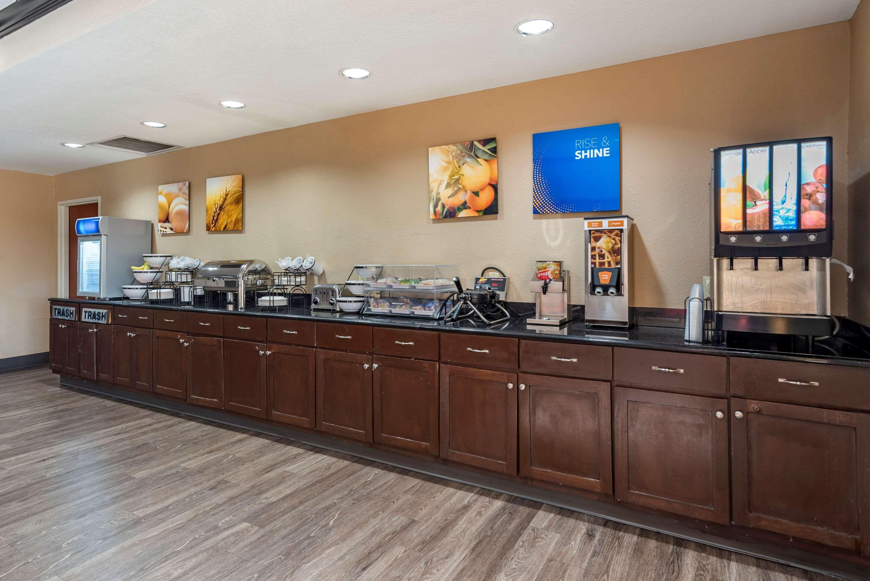 Comfort Inn & Suites Clinton Εξωτερικό φωτογραφία
